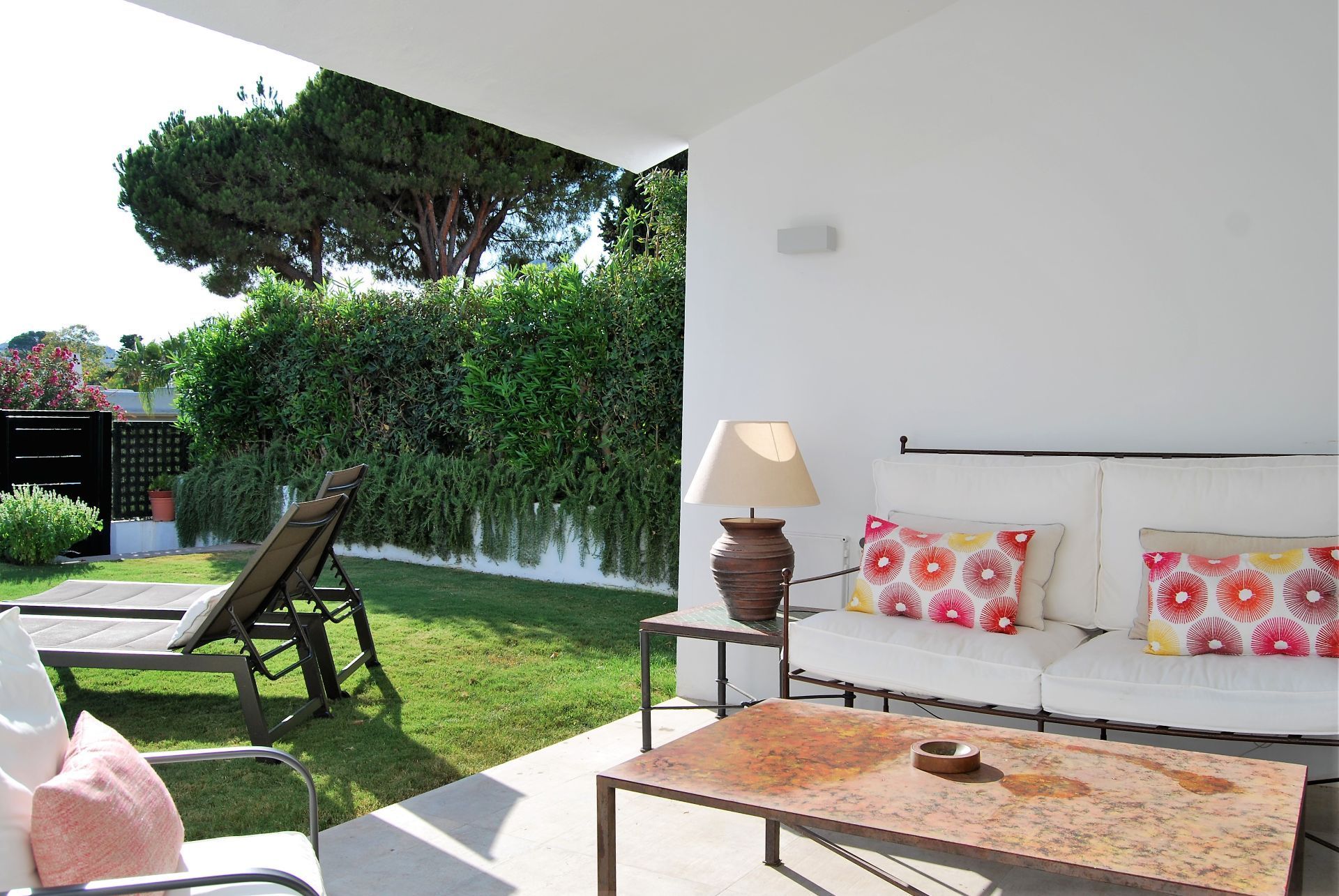 4 спални, 4 бани - Редова къща за продажба в Nueva Andalucia, Marbella