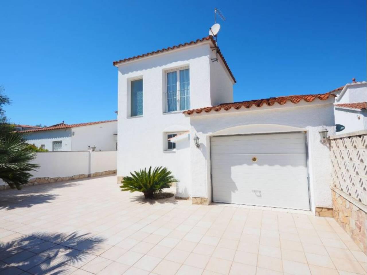 Casa Adosada de 3 Dormitorios en alquiler vacacional en Empuriabrava