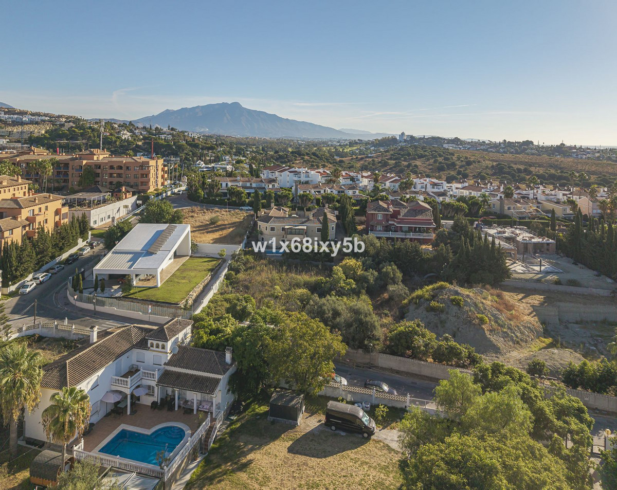 Участок для продажи в Estepona