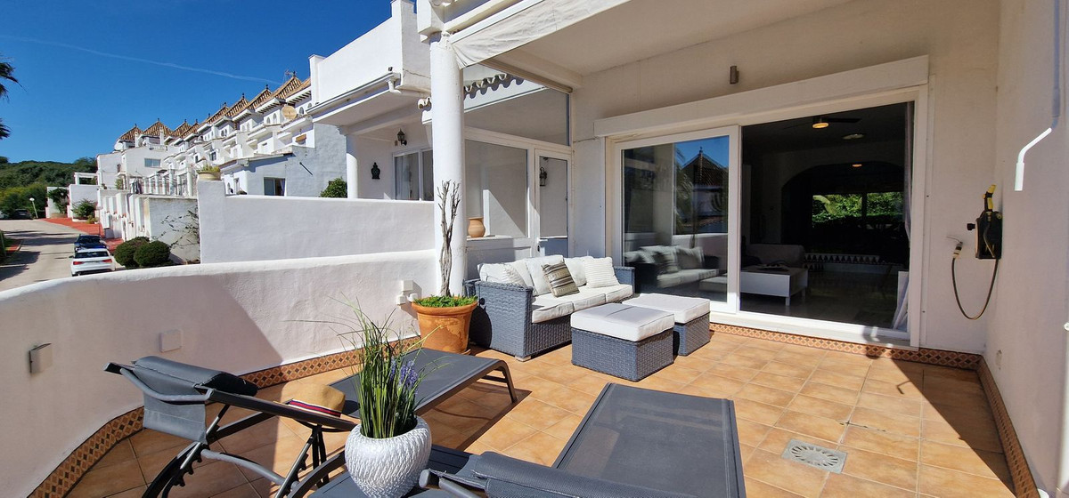 Casa Adosada de 3 Dormitorios y 3 Baños en venta en La Duquesa