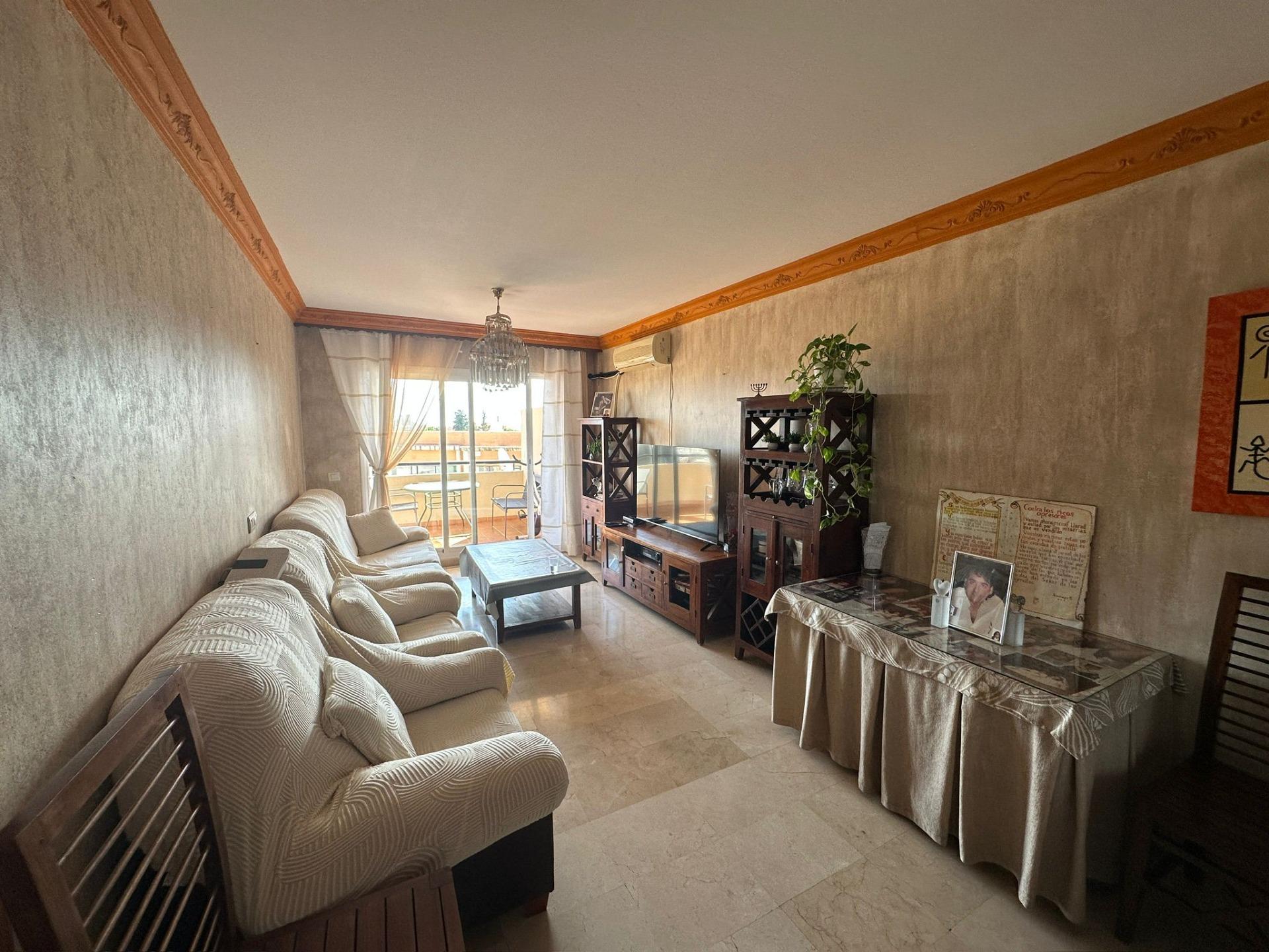 Piso de 3 Dormitorios y 2 Baños en venta en Las Lagunas de Mijas