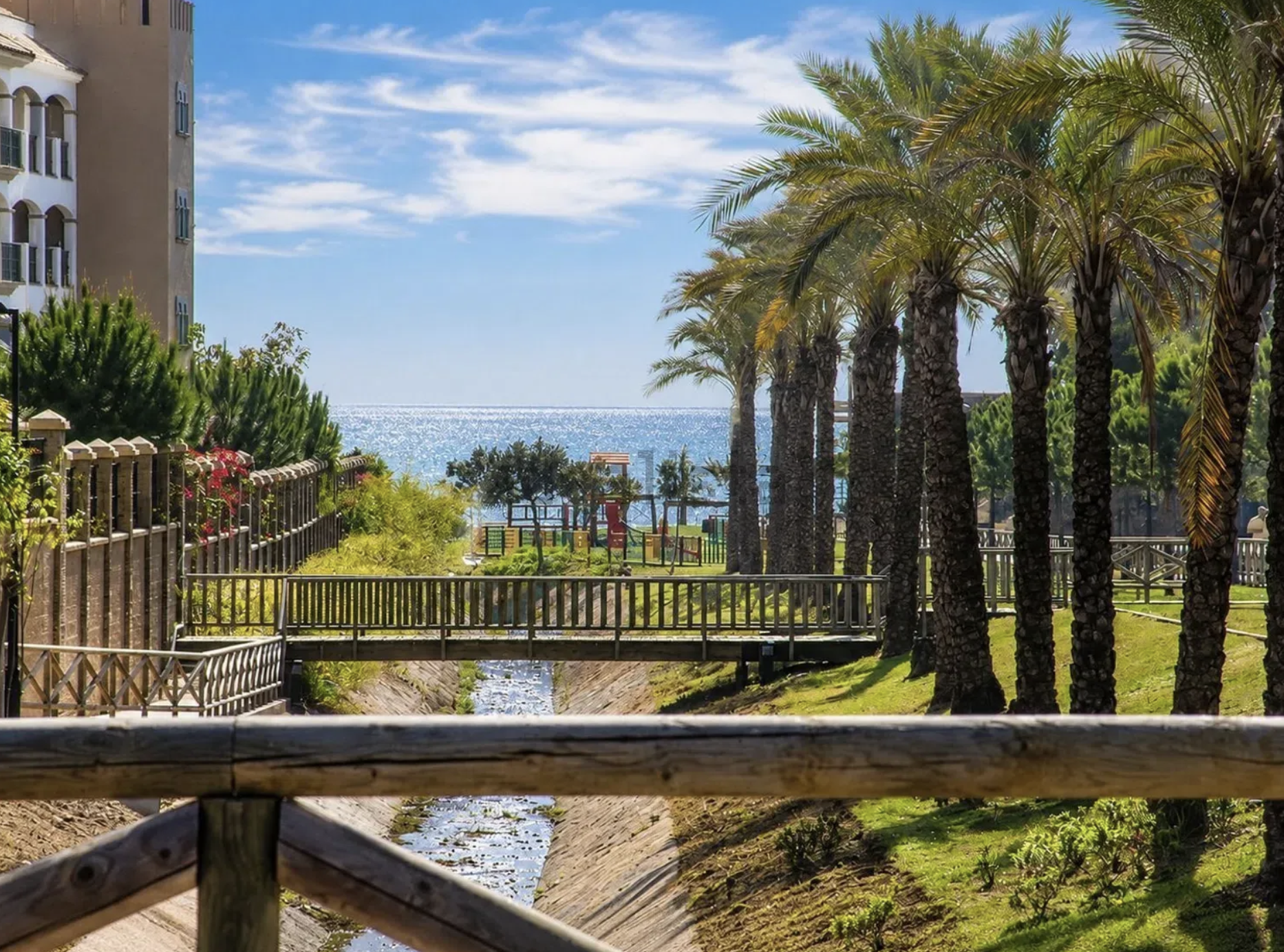Piso de 2 Dormitorios y 2 Baños en venta en Estepona