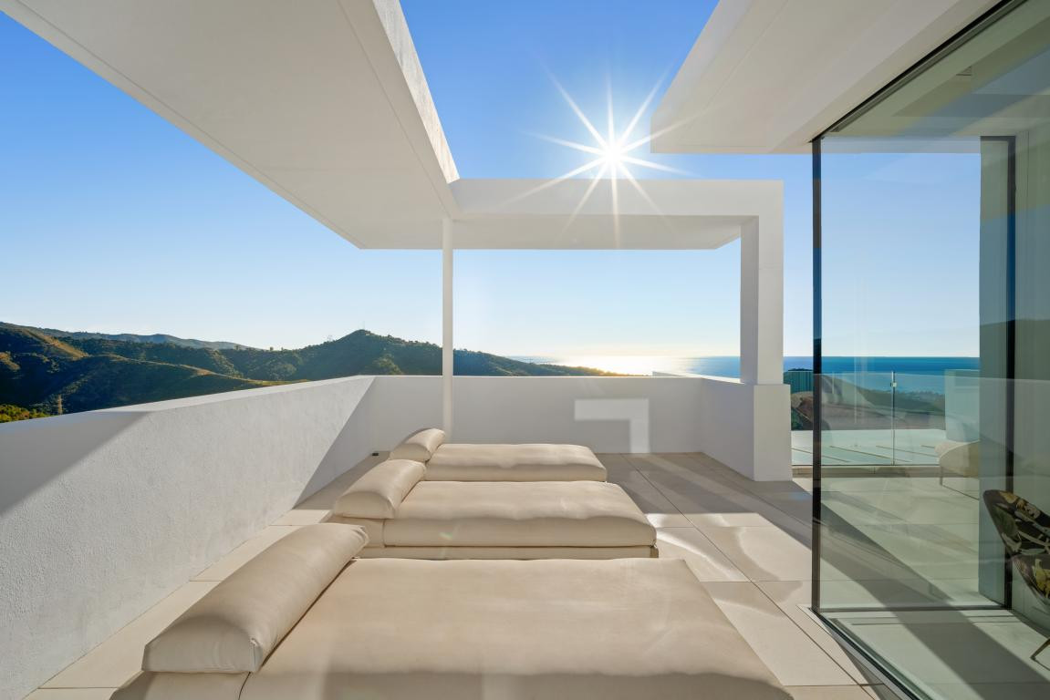 Ático de 3 Dormitorios y 3 Baños en venta en Ojén