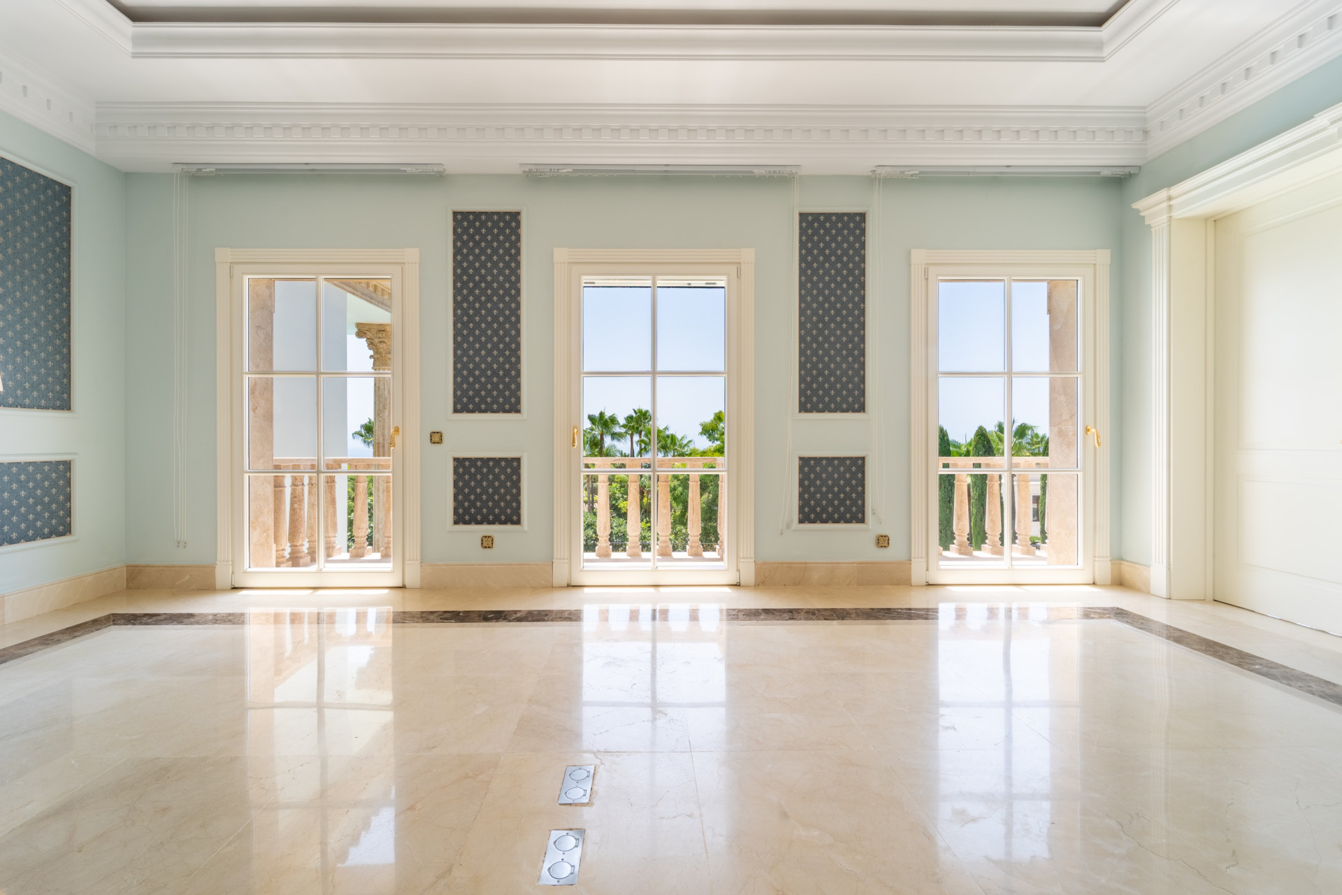 Casa de 10 Dormitorios y 11 Baños en venta en Sierra Blanca, Marbella