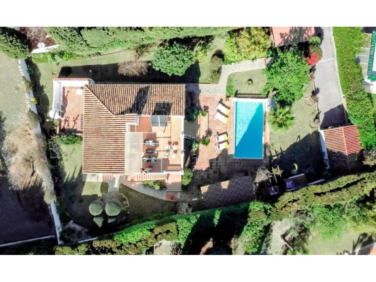 Casa Adosada de 4 Dormitorios y 2 Baños en alquiler vacacional en Nueva Andalucía, Marbella