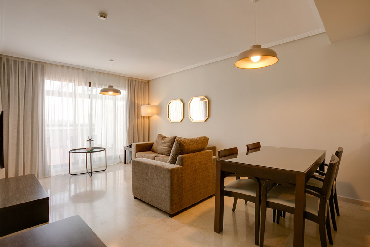 Piso de 2 Dormitorios en venta en Estepona