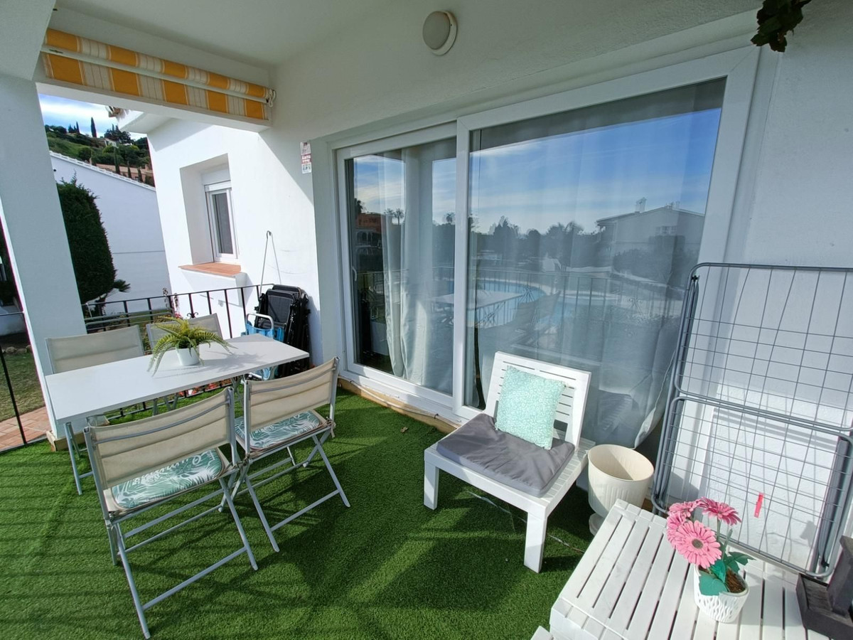 Piso de 2 Dormitorios en venta en Estepona