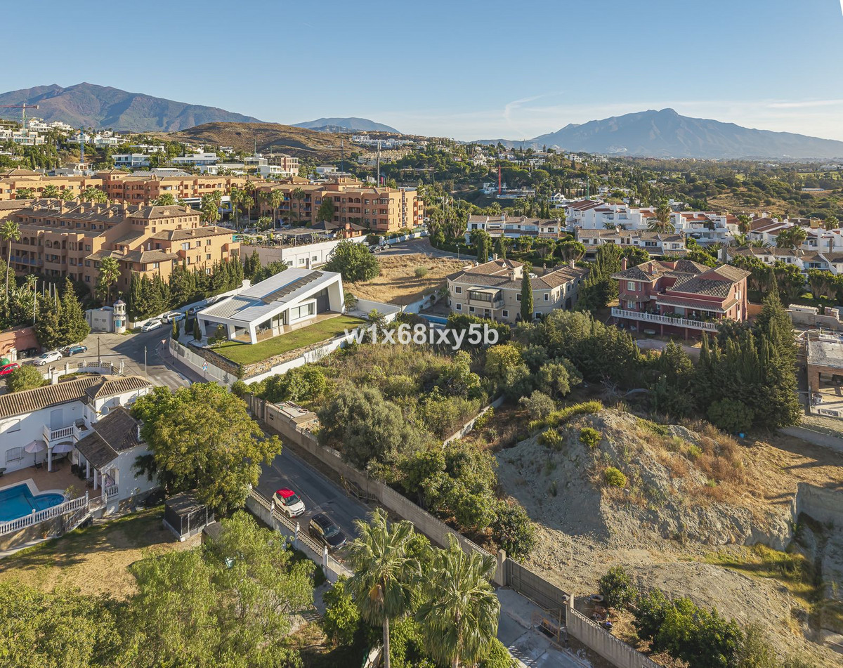 Участок для продажи в Estepona