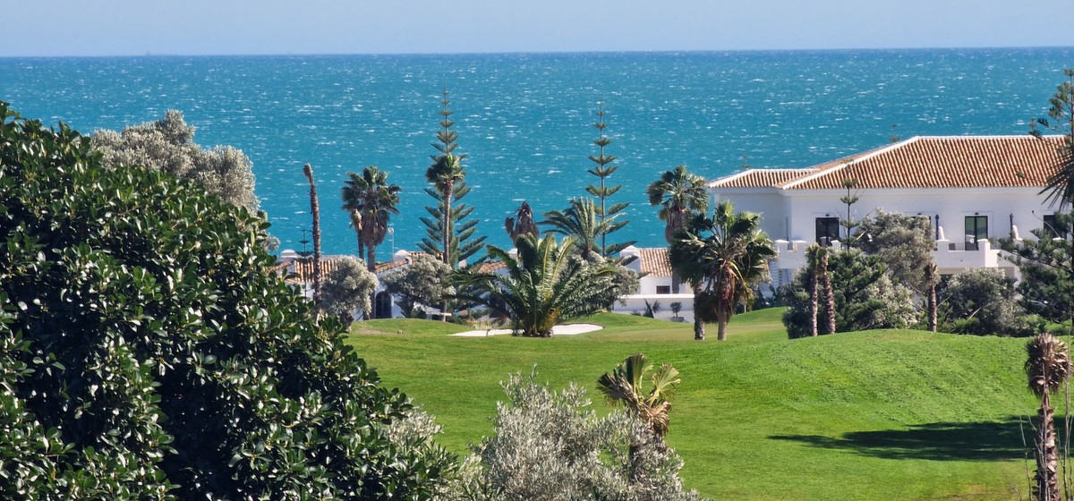 Casa Adosada de 3 Dormitorios y 3 Baños en venta en La Duquesa