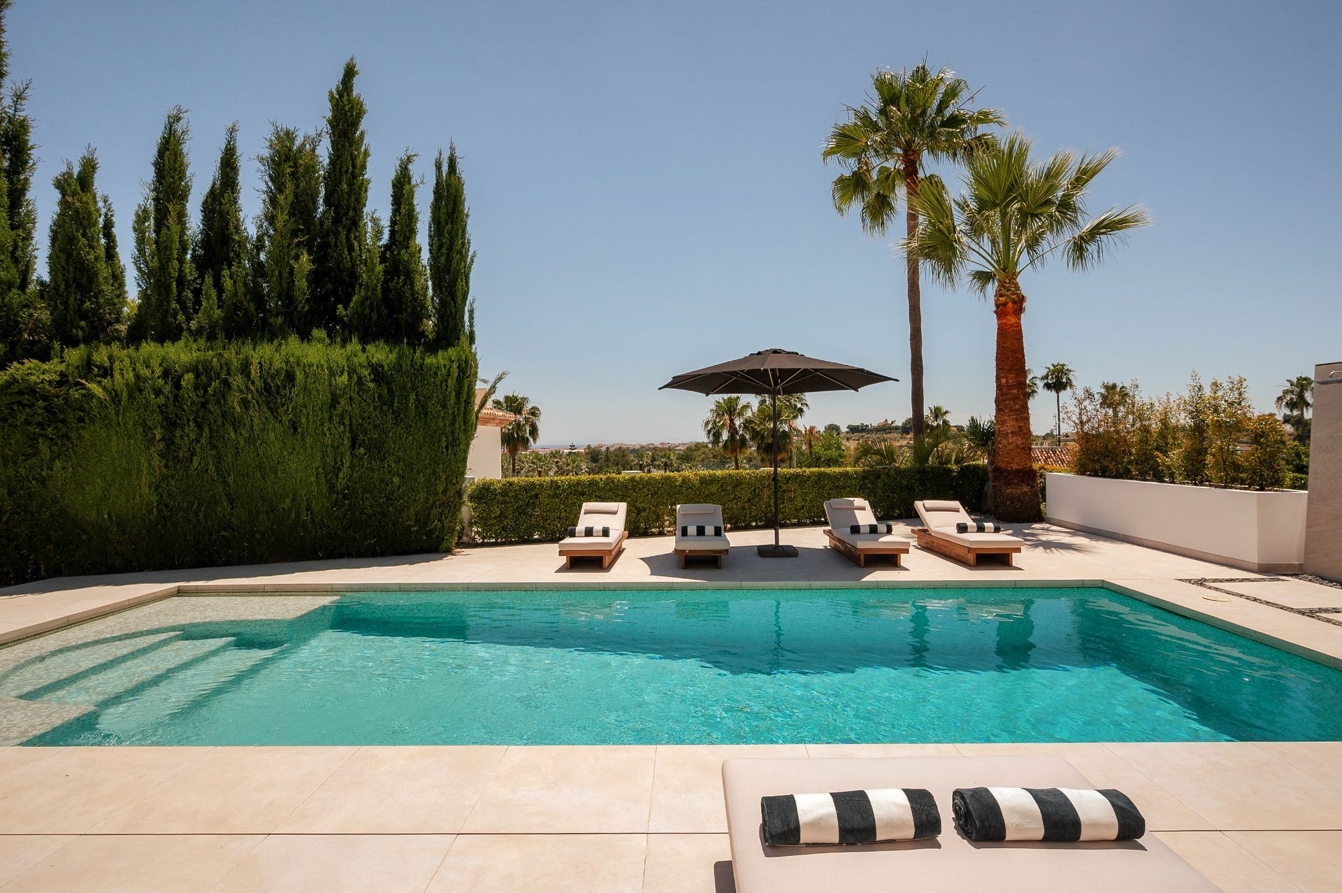 Casa de 5 Dormitorios en venta en Nueva Andalucía, Marbella