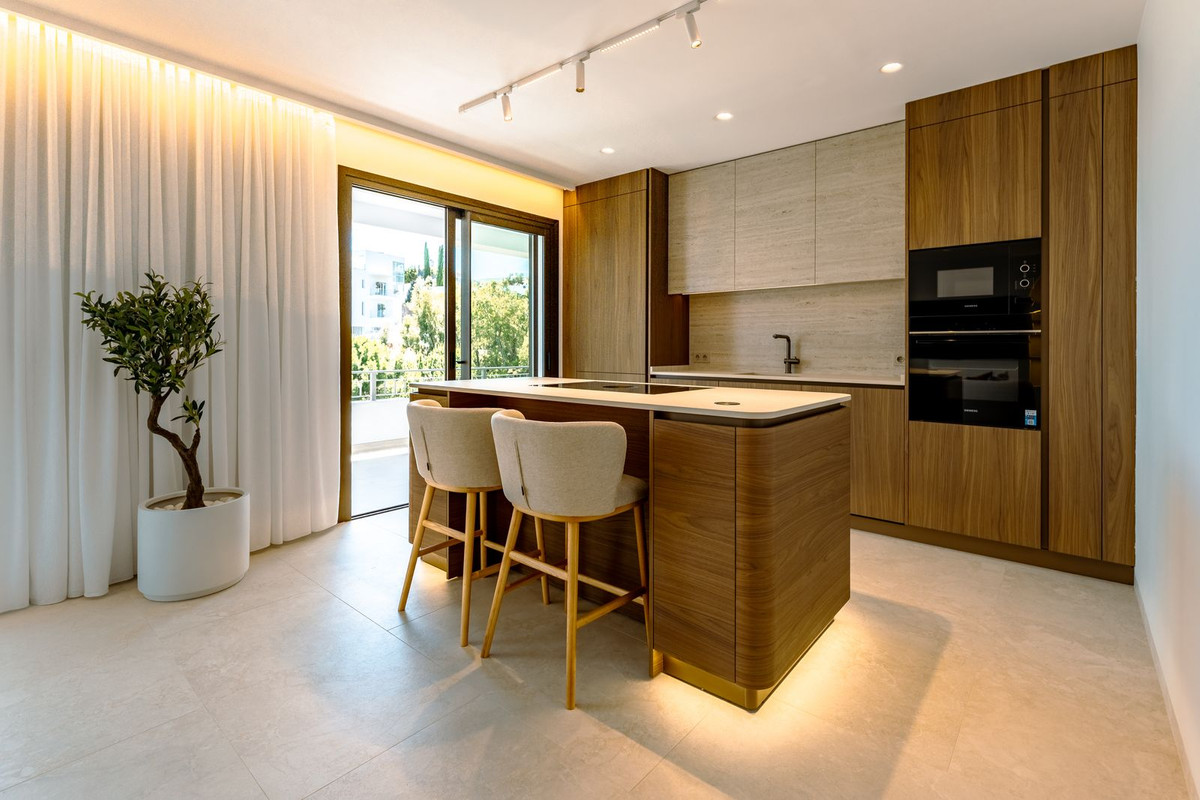 3 Bed, 3 Bath - Apartment for Rent in La Quinta, Benahavis