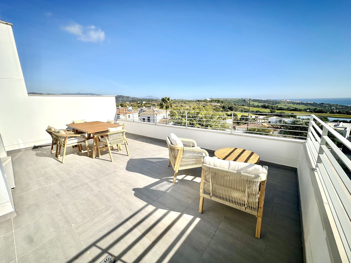 Piso de 3 Dormitorios y 2 Baños en venta en Estepona