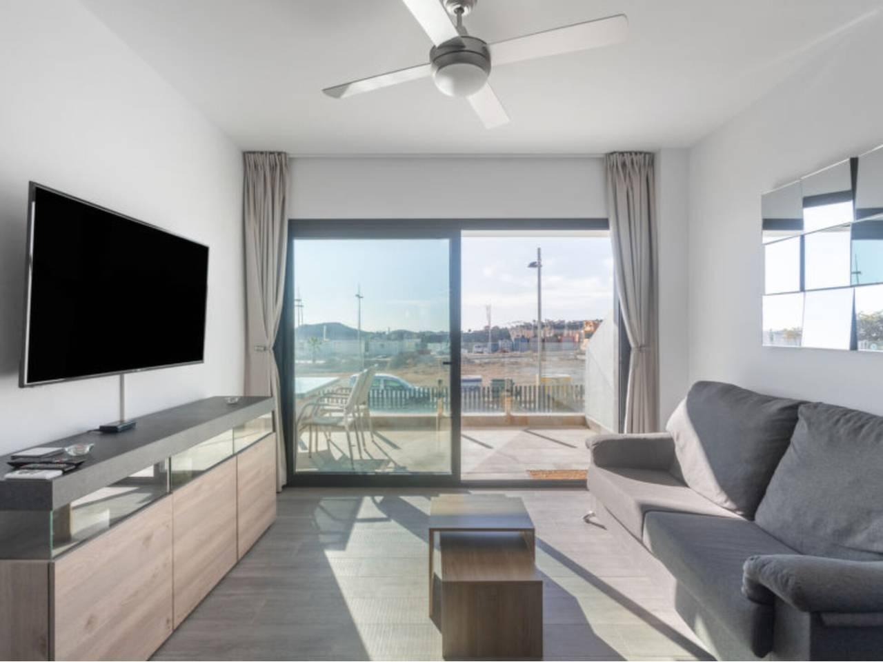 Casa Adosada de 4 Dormitorios en alquiler vacacional en Benidorm Centro Urbano