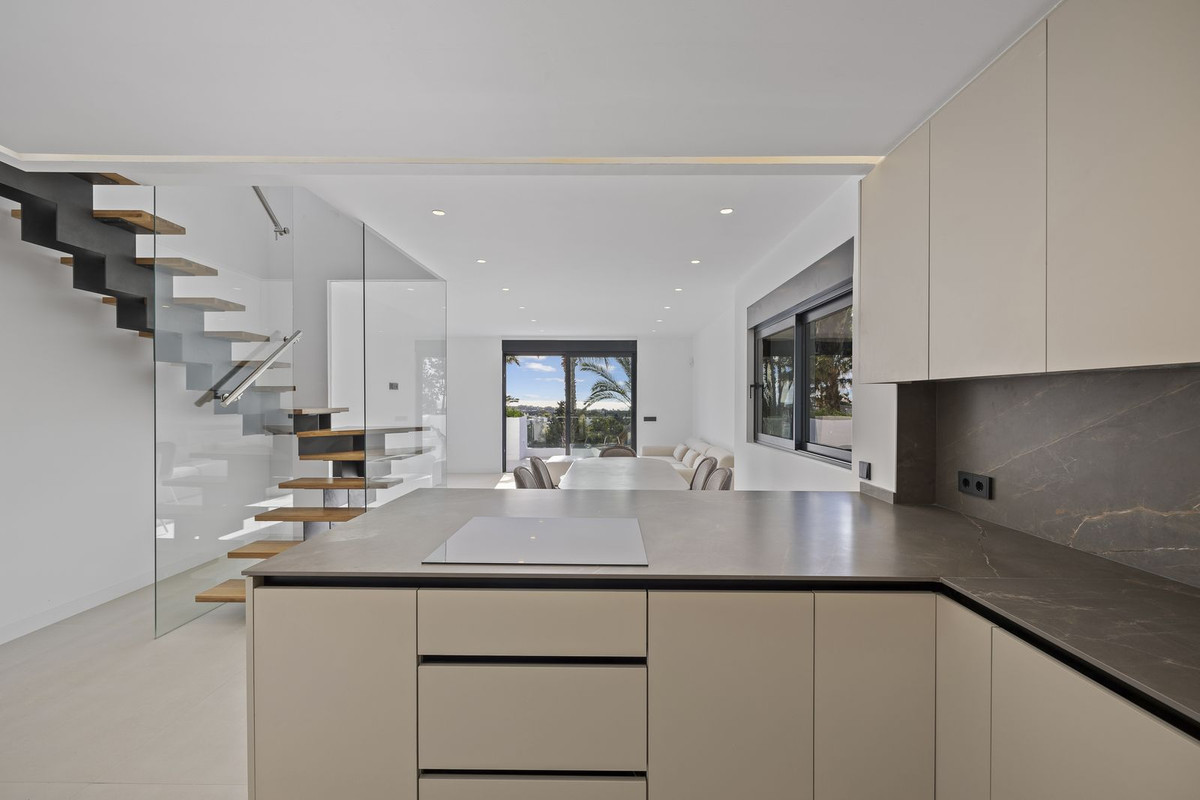 Ático de 3 Dormitorios y 2 Baños en venta en El Paraíso