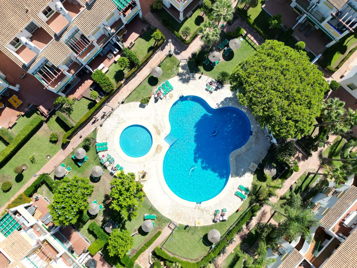 Ático de 3 Dormitorios y 3 Baños en venta en Marbesa, Marbella