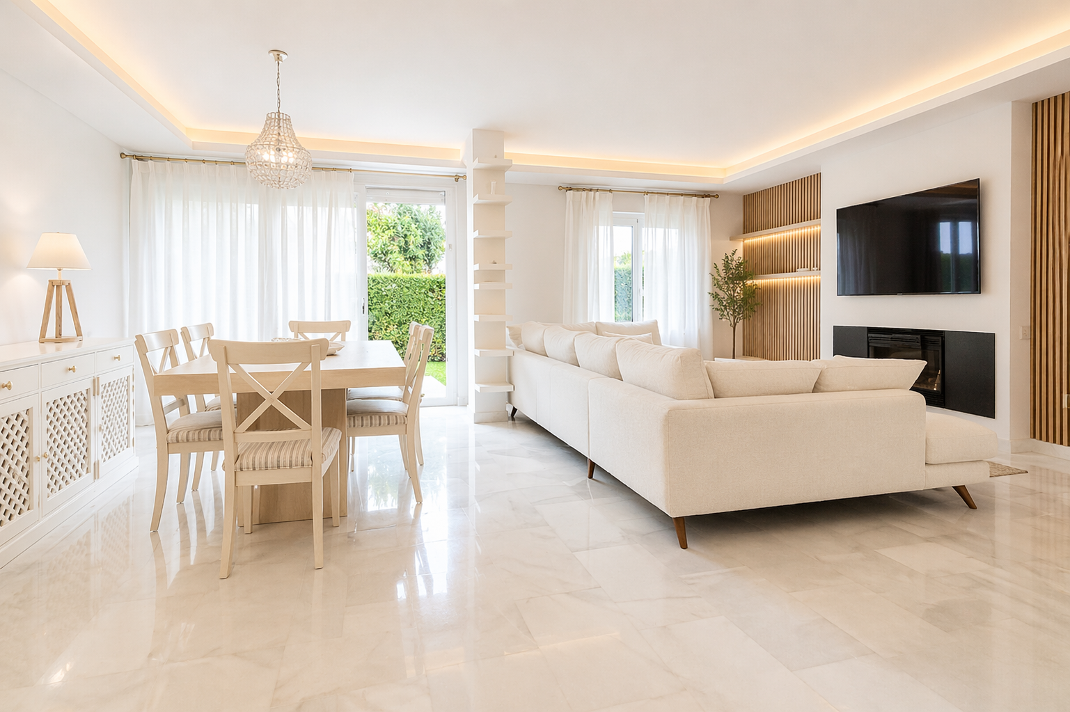 Casa Adosada de 6 Dormitorios y 4 Baños en venta en Milla de Oro, Marbella