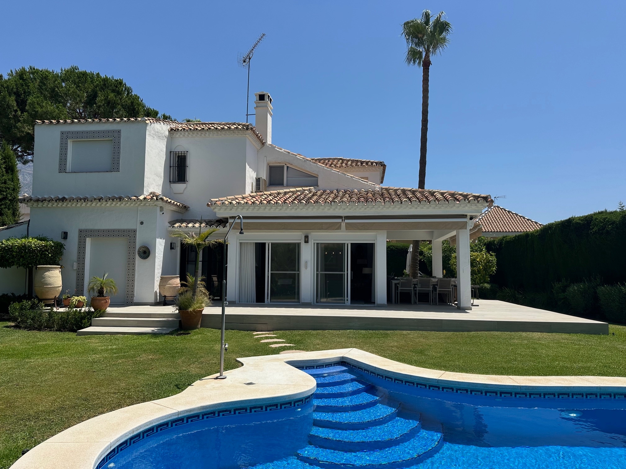 5 спални - Вила за продажба в Nueva Andalucia, Marbella