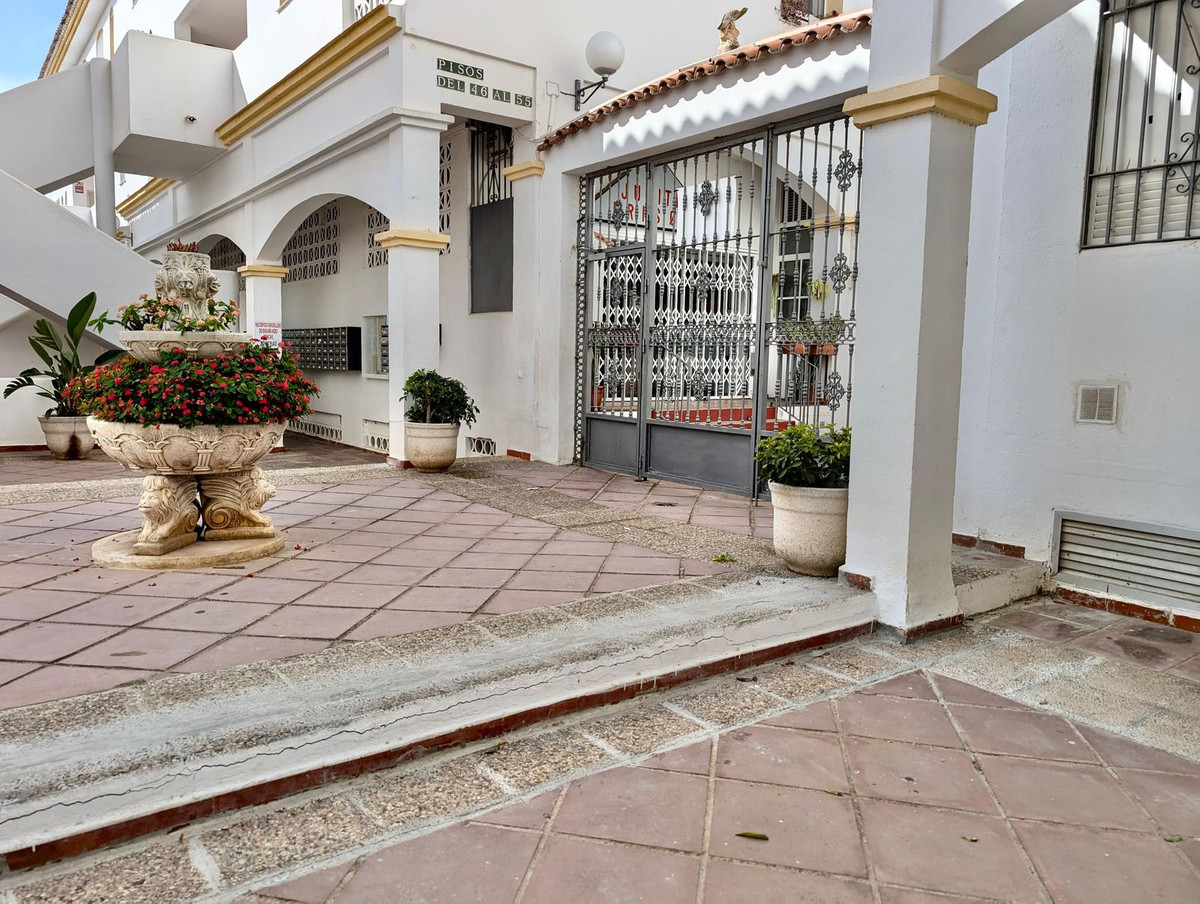 Piso de 3 Dormitorios en venta en Calahonda