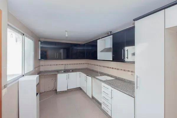Casa Adosada de 4 Dormitorios y 2 Baños en venta en Llíria