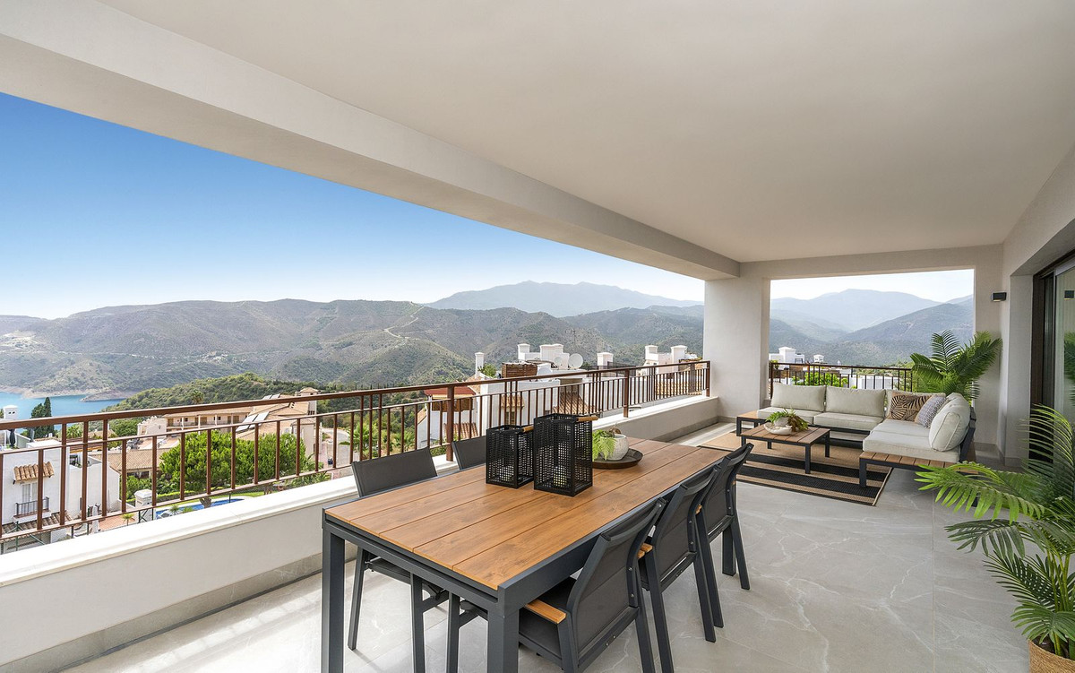 Ático de 3 Dormitorios en venta en Istán