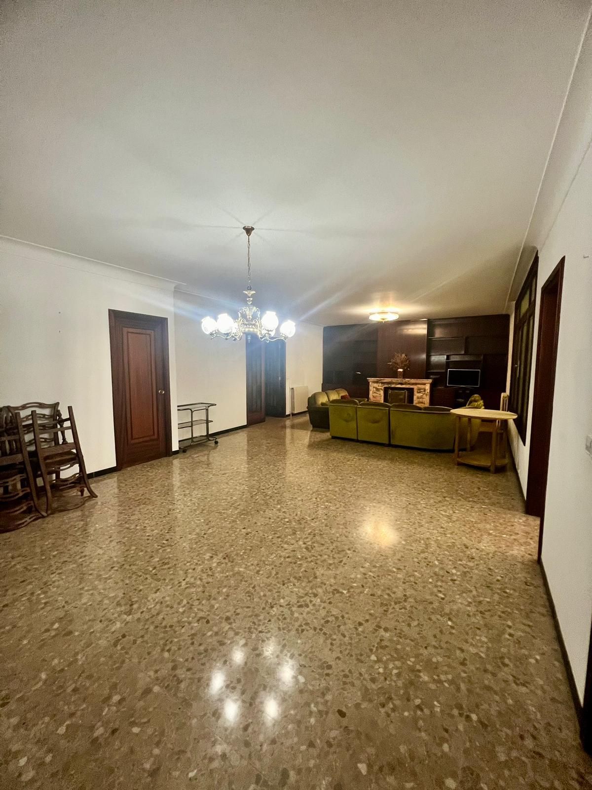 Piso de 4 Dormitorios en alquiler en Campos