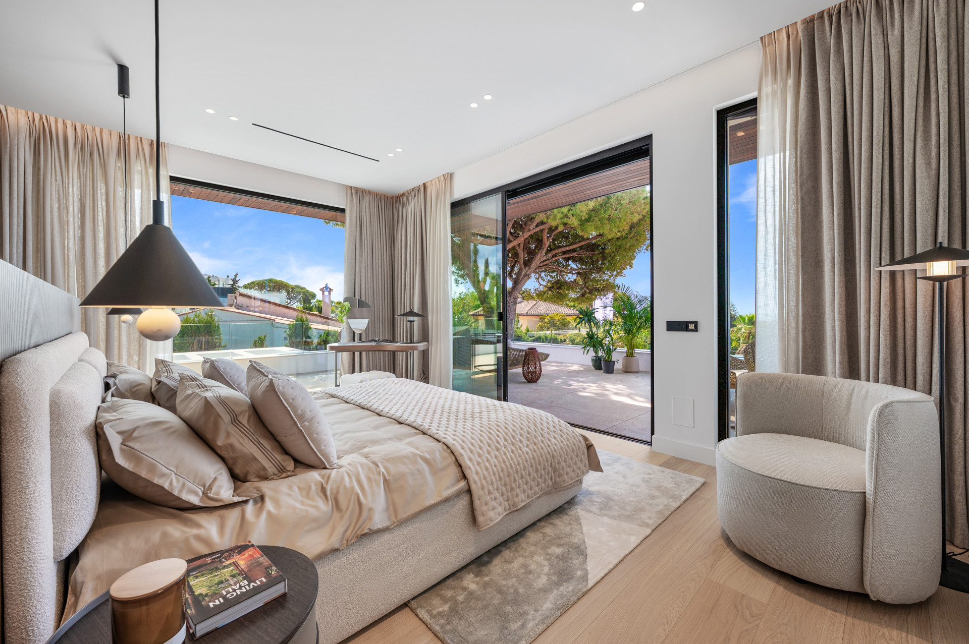6 спални - Вила за продажба в Marbesa, Marbella
