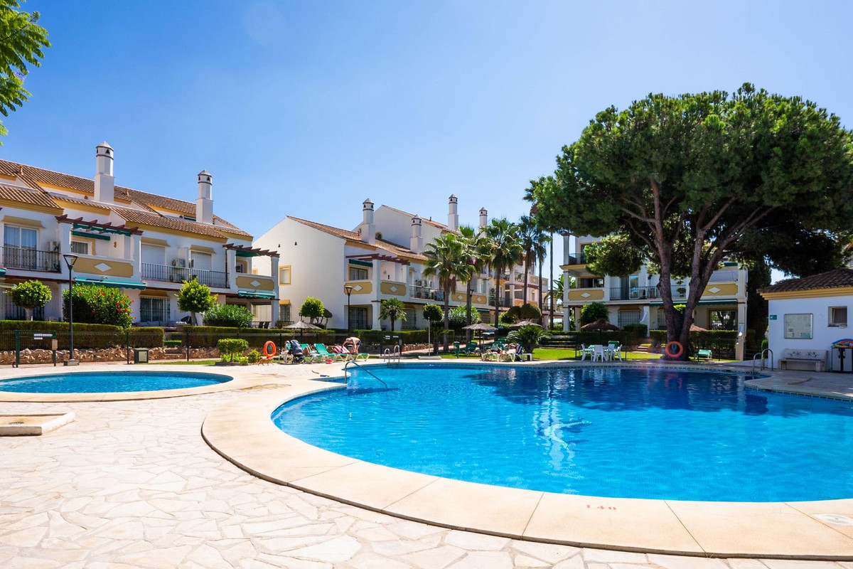 Ático de 3 Dormitorios y 3 Baños en venta en Marbesa, Marbella