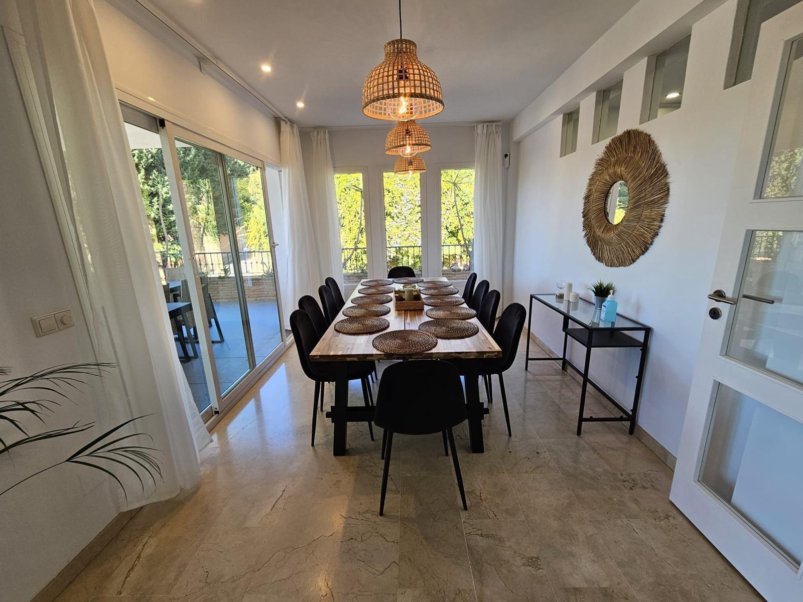 Casa de 5 Dormitorios en venta en Benalmádena Pueblo