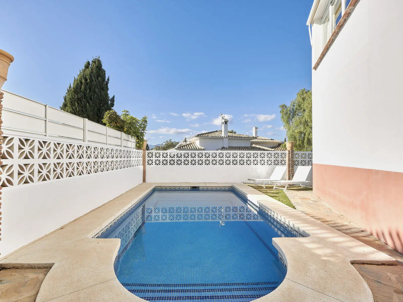 Casa Adosada de 4 Dormitorios y 3 Baños en alquiler en Guadalmina Alta, San Pedro de Alcántara