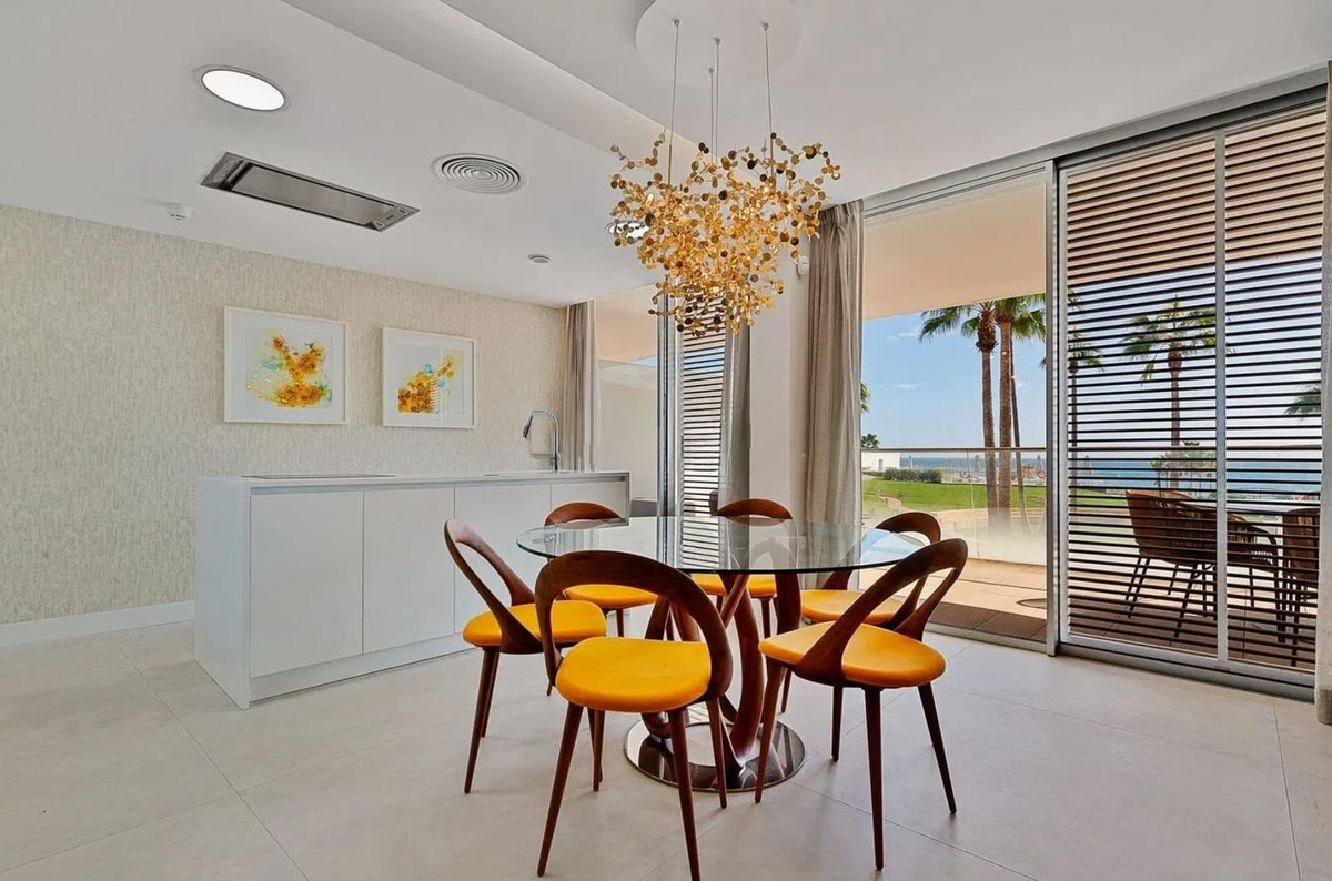 Piso de 3 Dormitorios en venta en Estepona