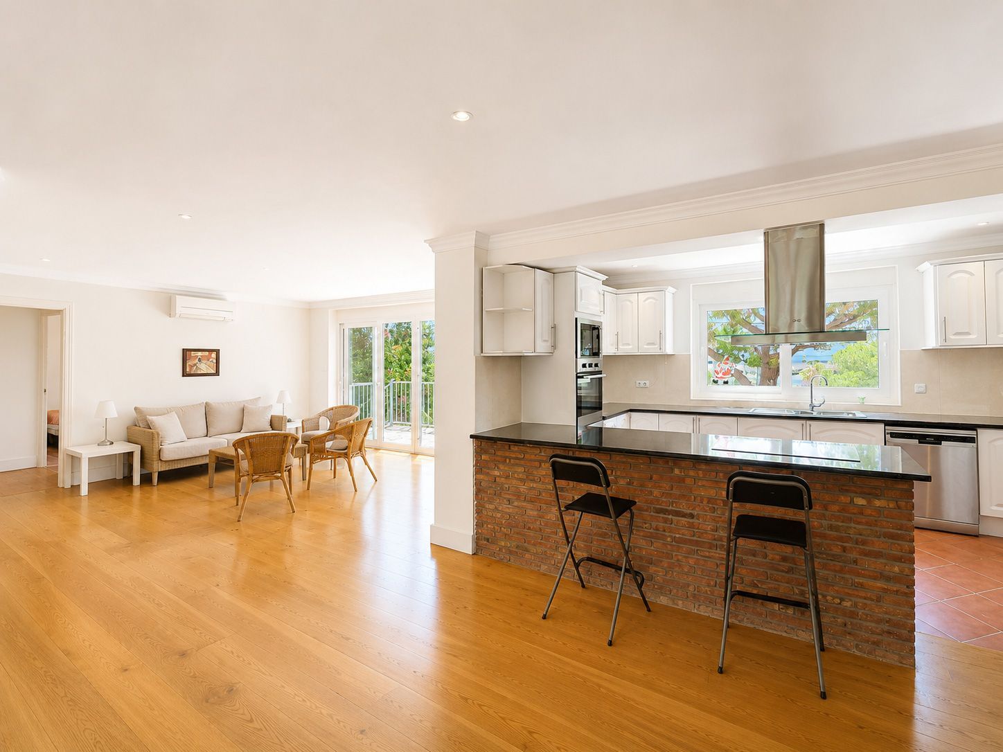Casa de 4 Dormitorios en venta en Cabopino, Marbella