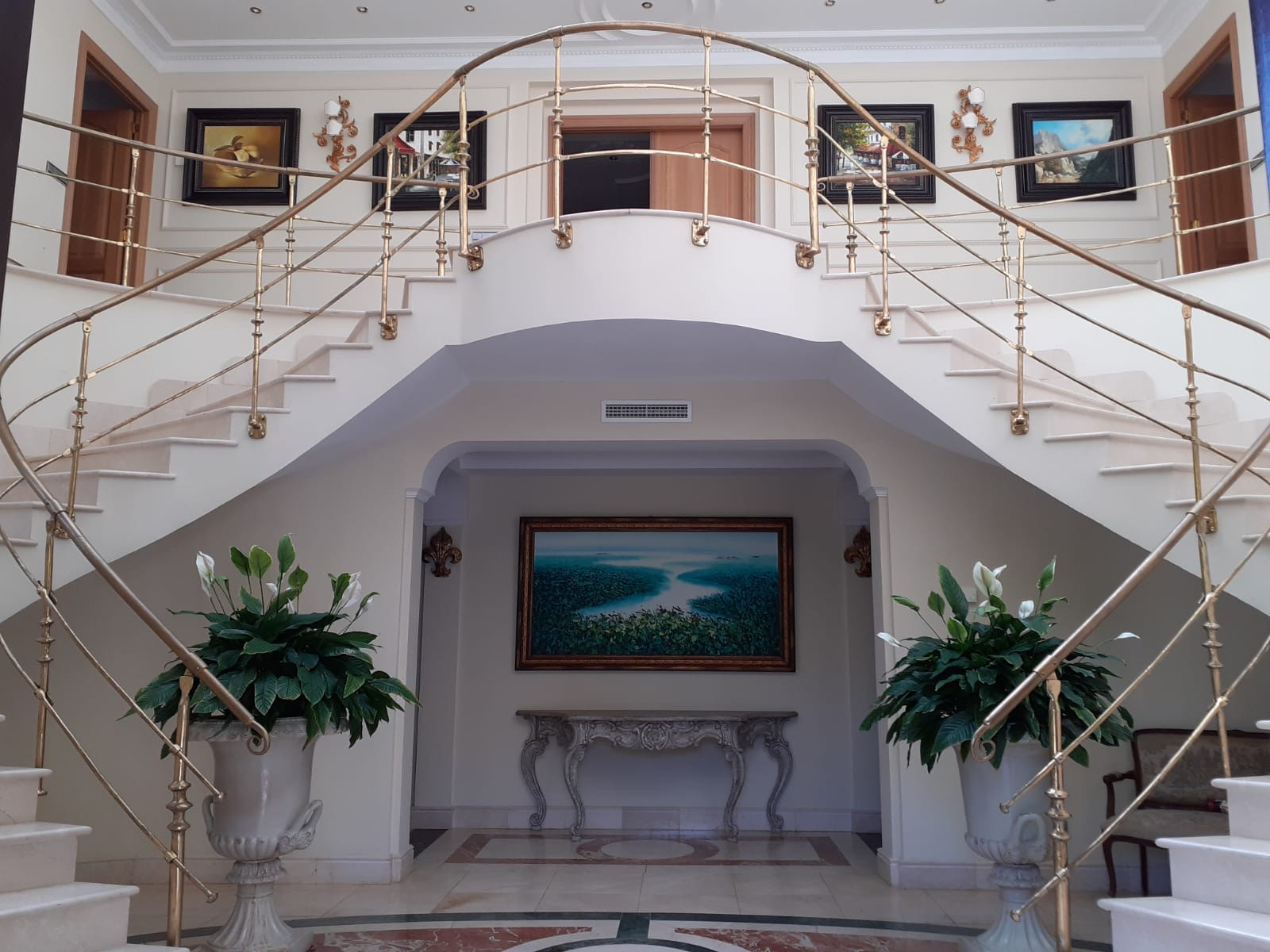 Casa de 4 Dormitorios y 4 Baños en venta en Estepona