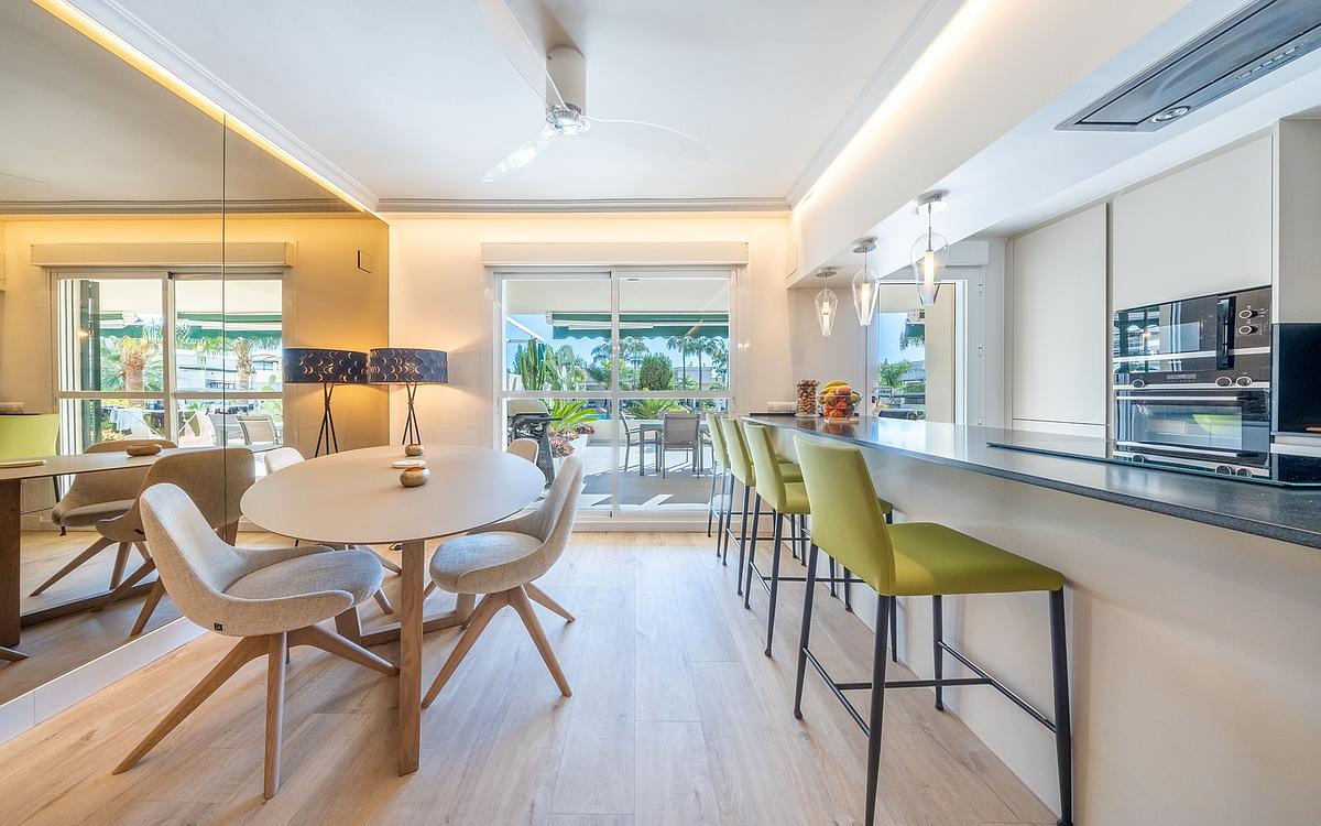 Piso de 2 Dormitorios en venta en Nueva Andalucía, Marbella
