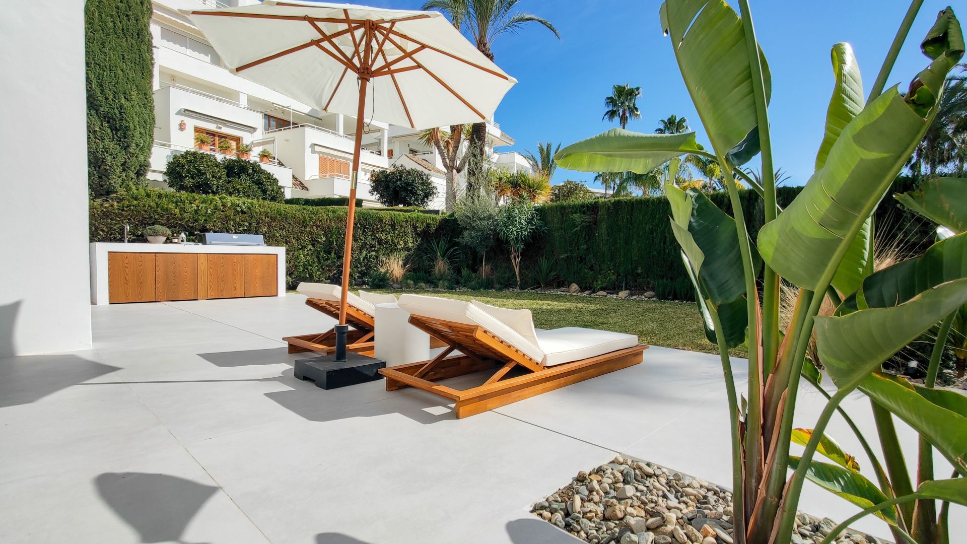 3 спални, 4 бани - Редова къща за продажба в Nueva Andalucia, Marbella