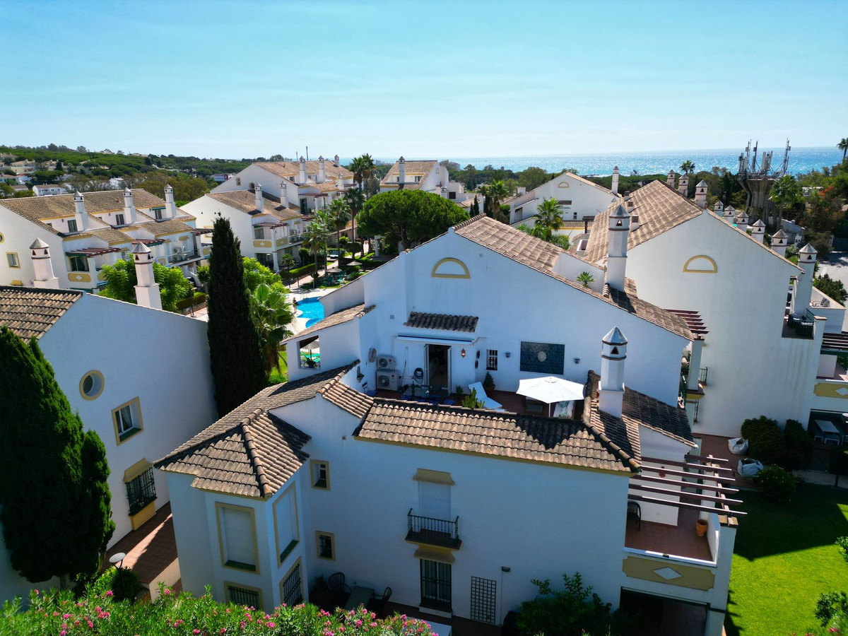 Ático de 3 Dormitorios y 3 Baños en venta en Marbesa, Marbella