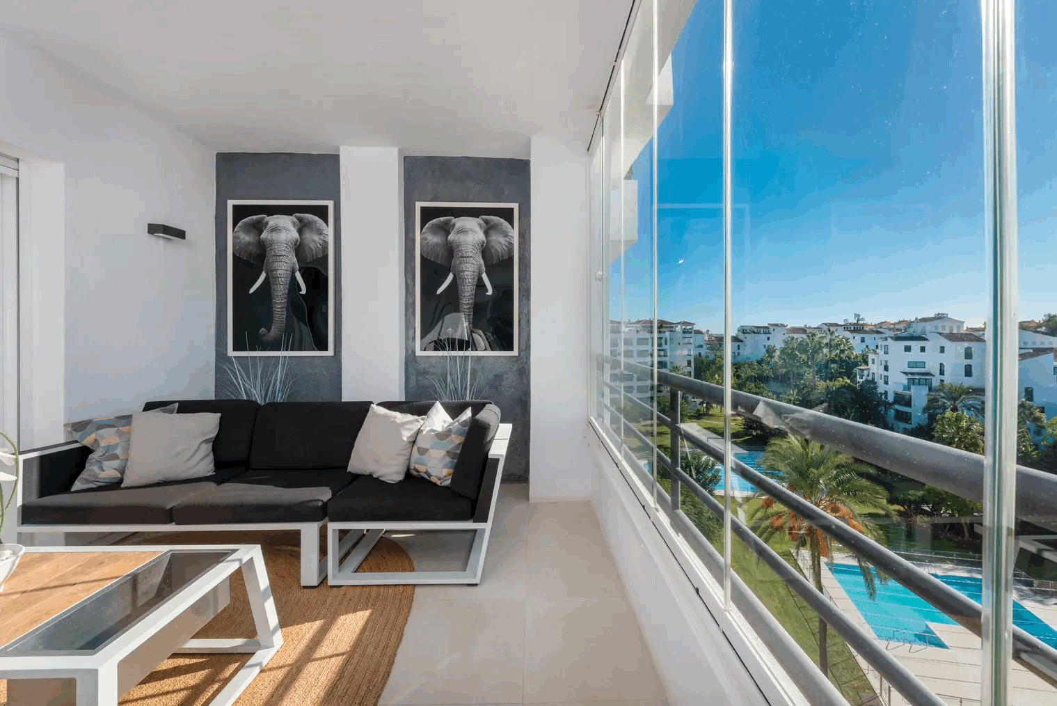 Ático de 4 Dormitorios y 3 Baños en alquiler vacacional en Puerto Banús, Marbella