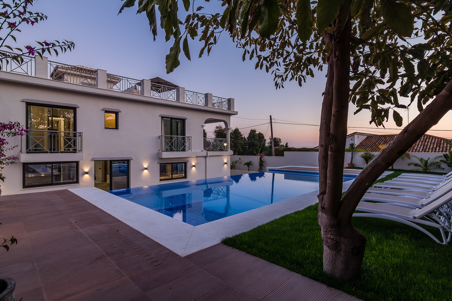 Casa de 5 Dormitorios y 5 Baños en venta en Río Real, Marbella