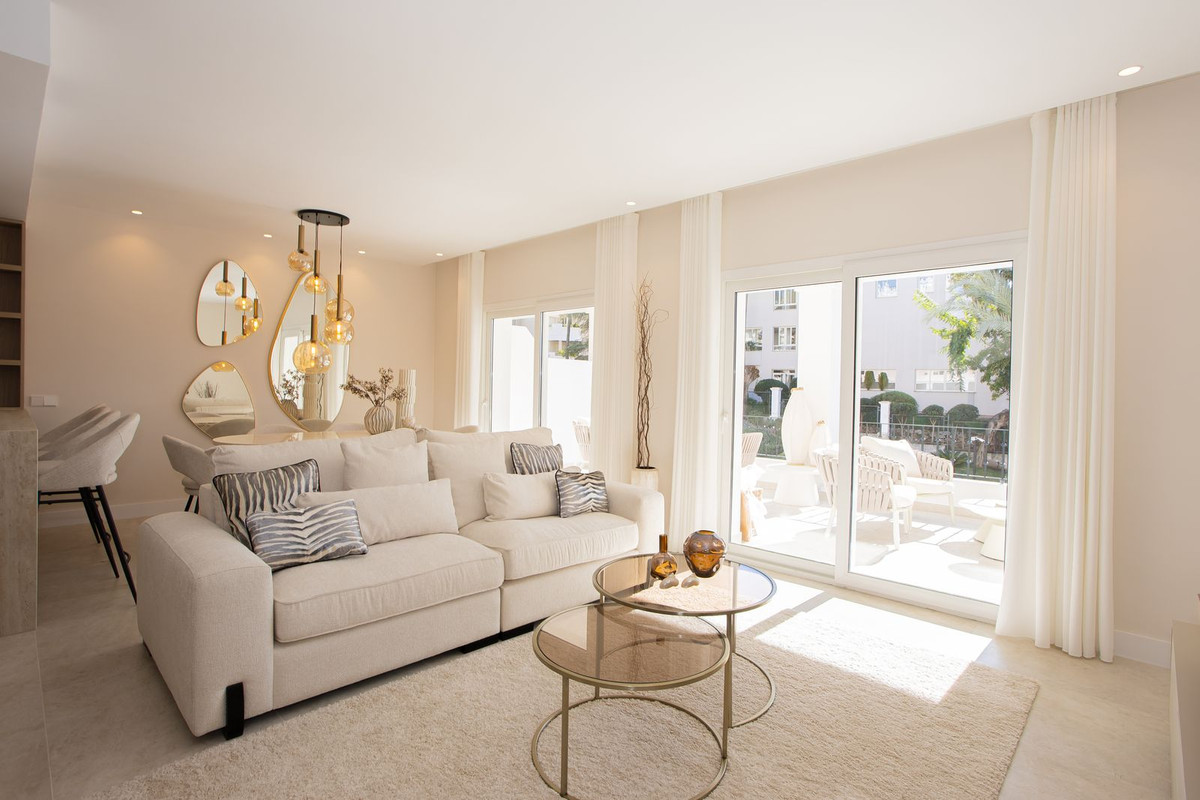 4 Bed - Penthouse for Sale in Nueva Andalucia, Marbella