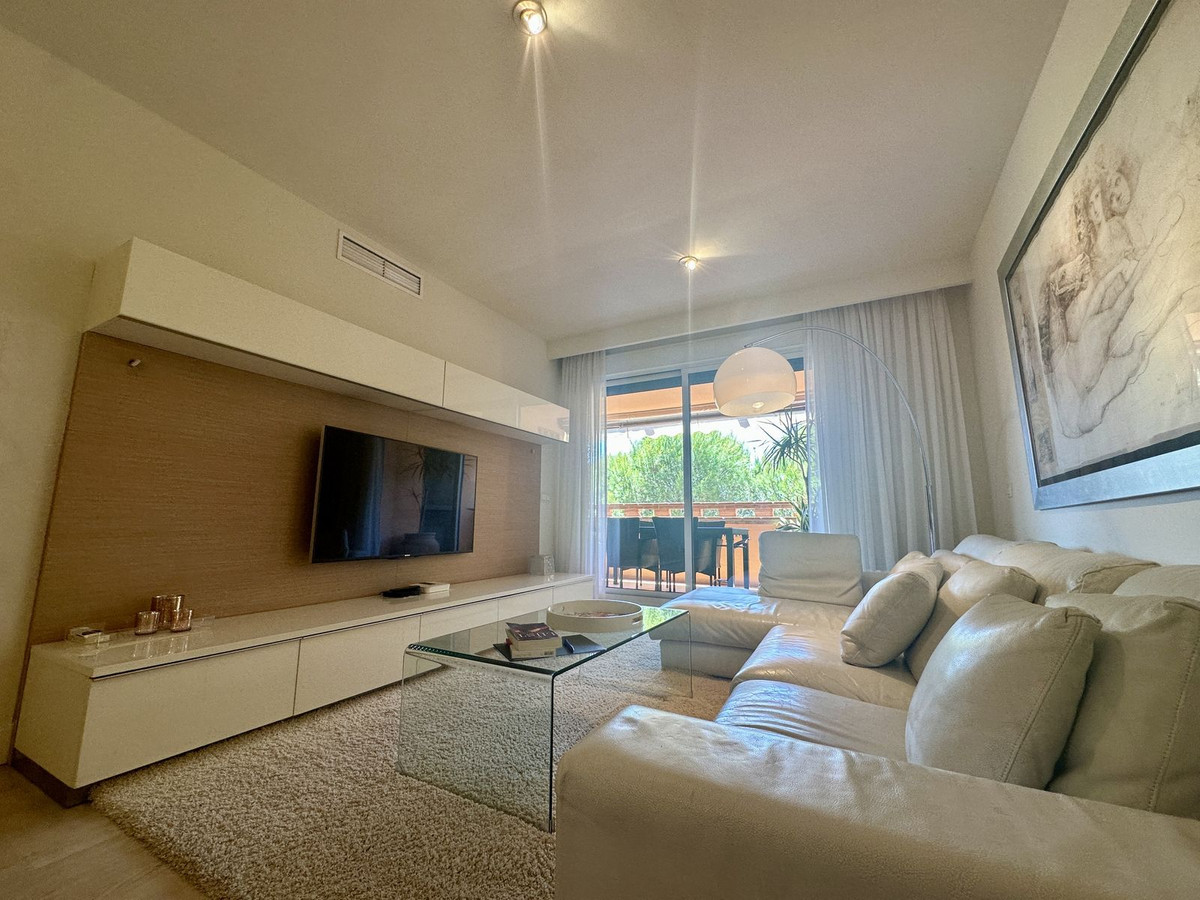 Piso de 3 Dormitorios y 2 Baños en venta en Marbella