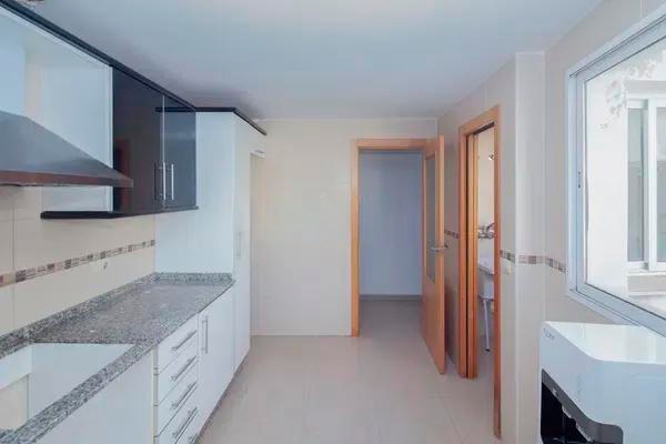Casa Adosada de 4 Dormitorios y 2 Baños en venta en Llíria