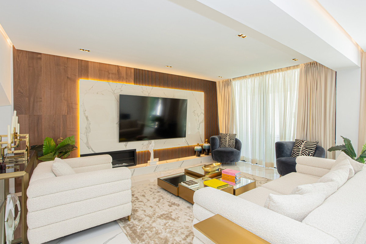 Piso de 4 Dormitorios y 3 Baños en alquiler en Milla de Oro, Marbella