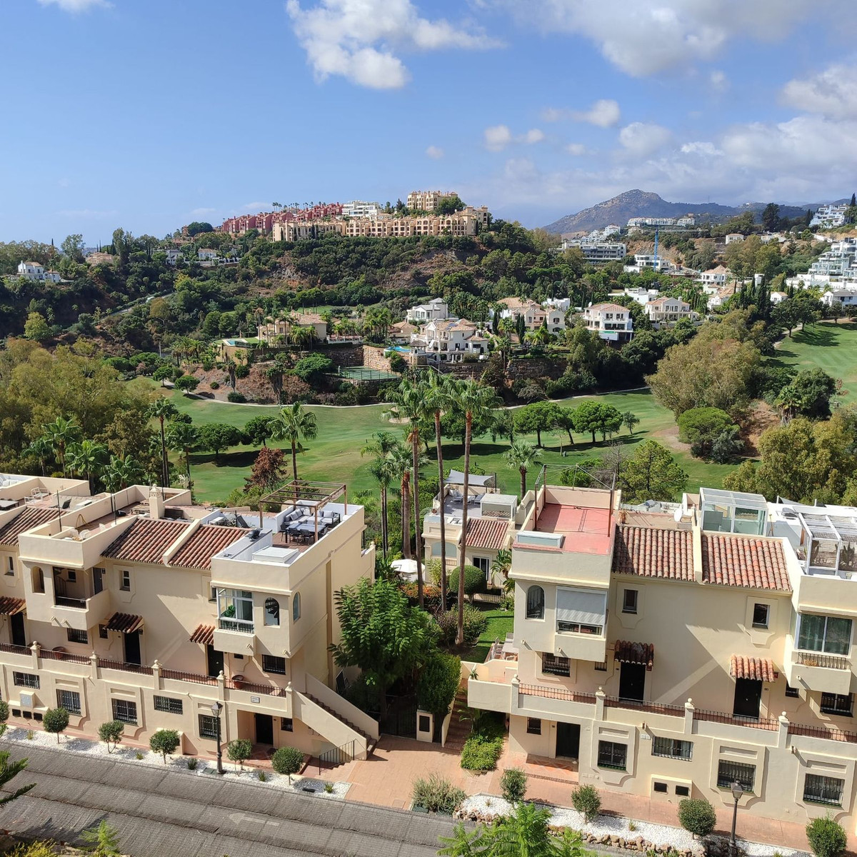 2 спални - Пентхаус за продажба в La Quinta, Benahavis