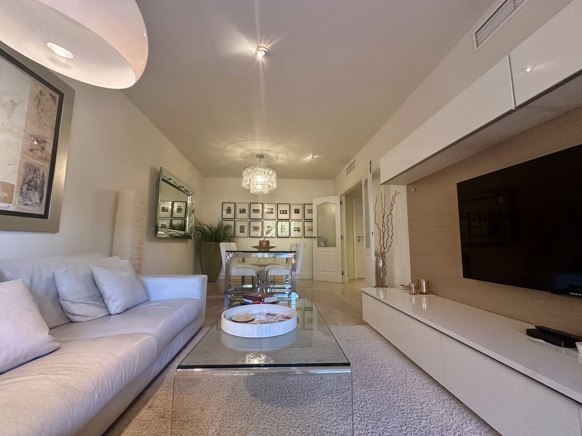 Piso de 3 Dormitorios y 2 Baños en venta en Marbella