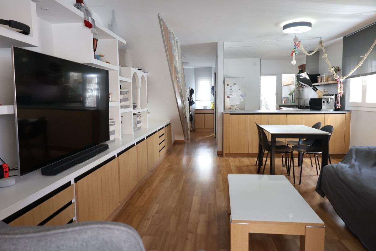 Piso de 3 Dormitorios en venta en Calahonda