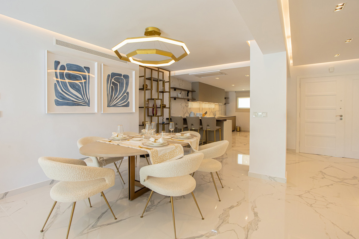 Piso de 4 Dormitorios y 3 Baños en alquiler en Milla de Oro, Marbella