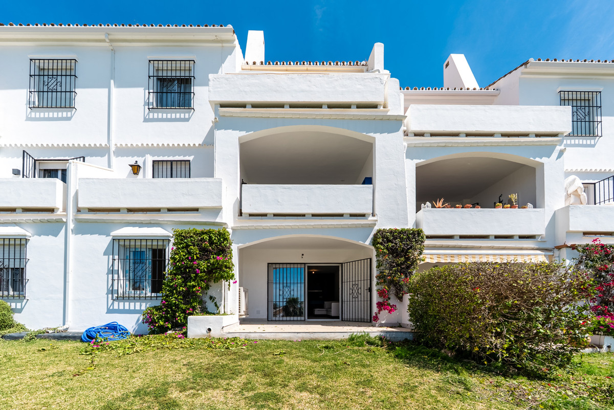 Piso de 3 Dormitorios en venta en Nueva Andalucía, Marbella
