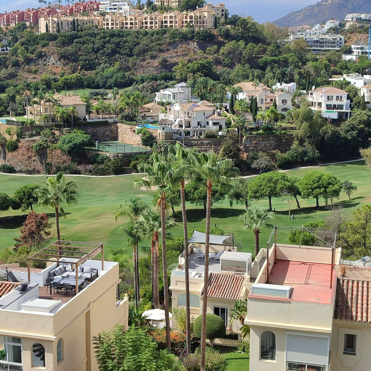 2 спални - Пентхаус за продажба в La Quinta, Benahavis