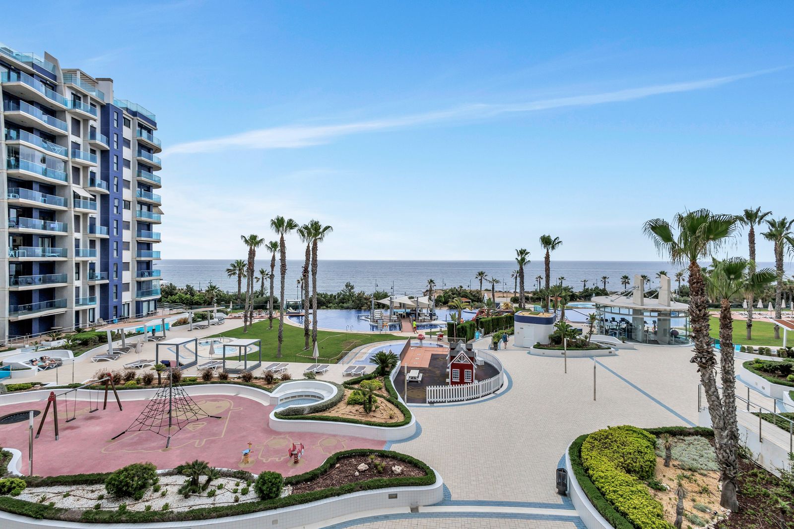 Piso de 3 Dormitorios en venta en Punta Prima, Orihuela Costa