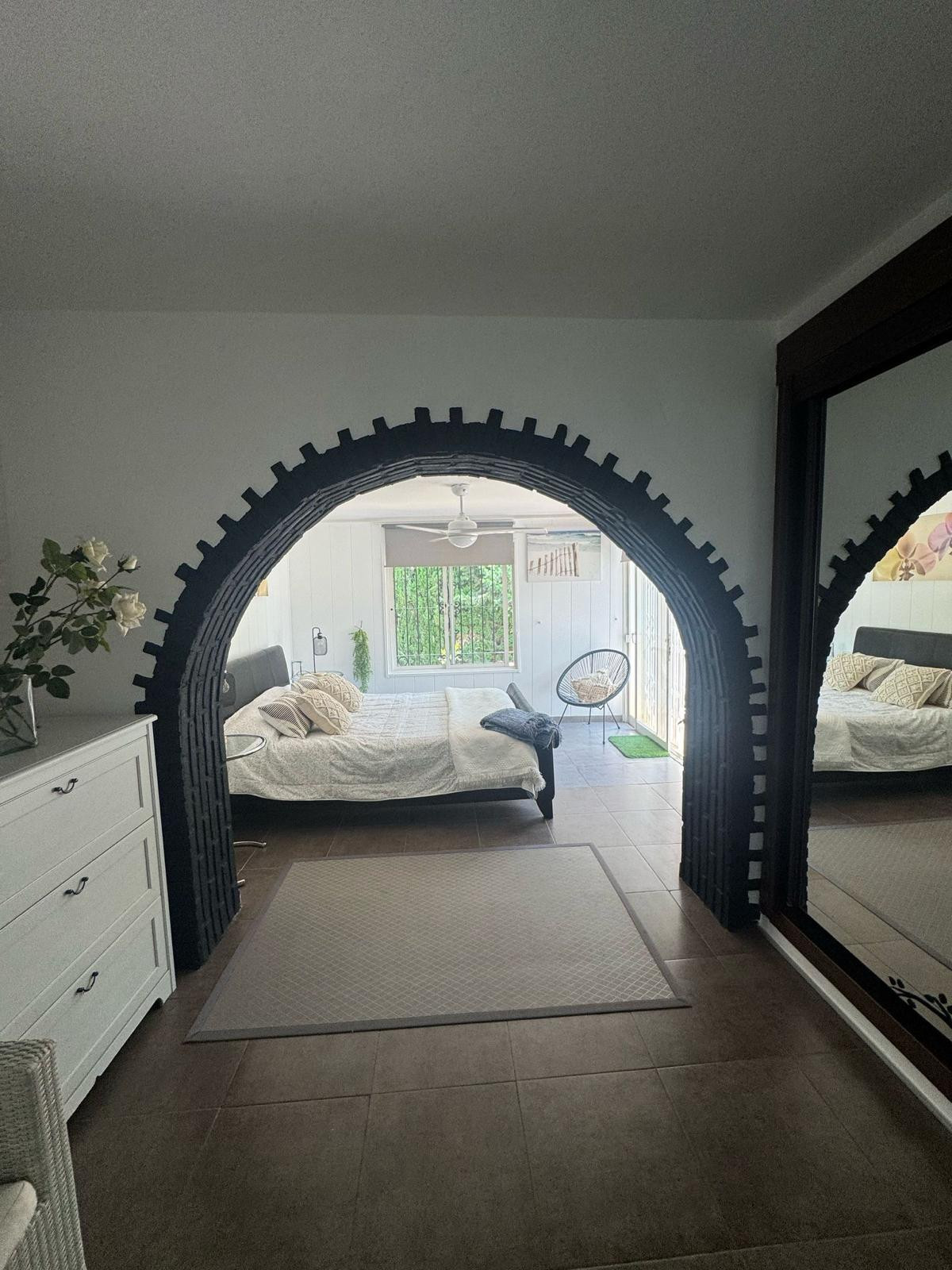 Casa de 4 Dormitorios en alquiler en Las Chapas, Marbella