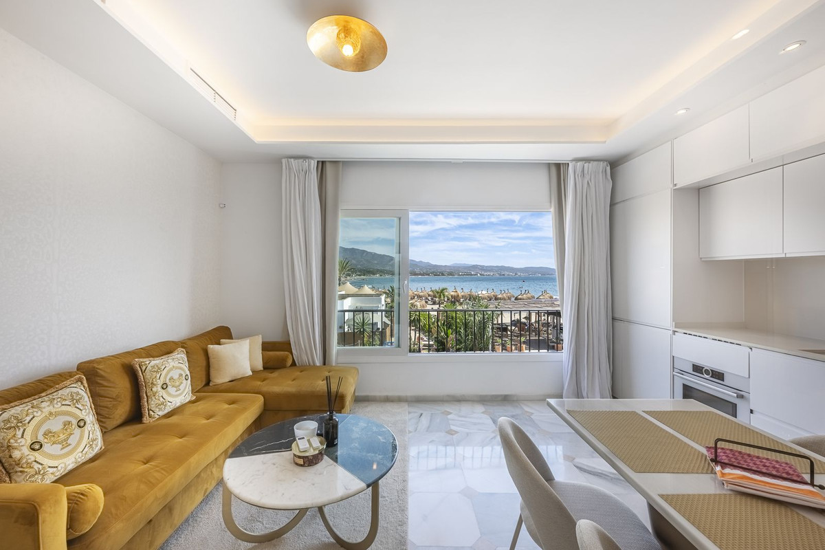 Piso de 2 Dormitorios en venta en Puerto Banús